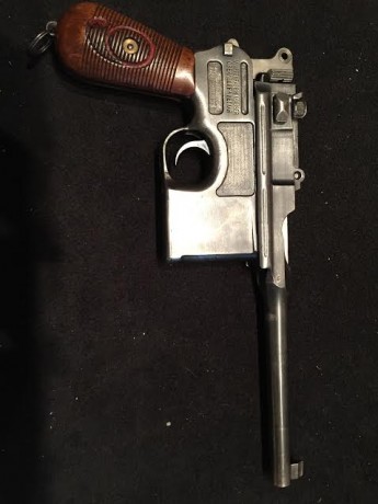 Se vende esta magnifica y muy escasa Mauser C96 Red Nine 9 parabellum en perfecto estado fabricada en 02