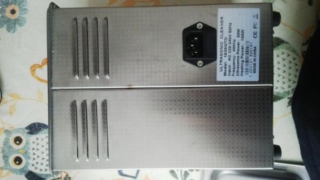 Vendo este limpia vainas por ultrasonidos por no usar, el estado es de reestreno porque lo he usados tres 01