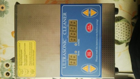 Vendo este limpia vainas por ultrasonidos por no usar, el estado es de reestreno porque lo he usados tres 00