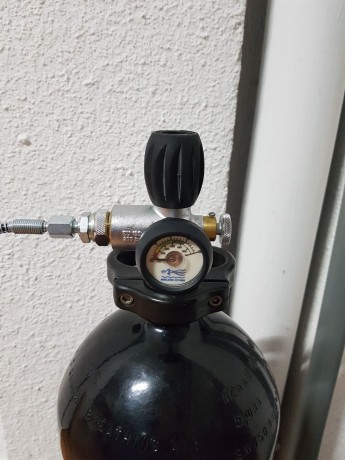 Vendo esta botella aire comprimido de 12 litros de capacidad a 300 bares.
Fecha de fabricación febrero 01