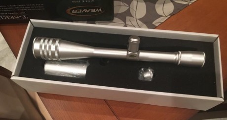 Buenos dias:

Vendido¡¡¡ visor Weaver T36 Silver, con retícula Fine crosshair 1/8 Dot, en fin la del puntito 12