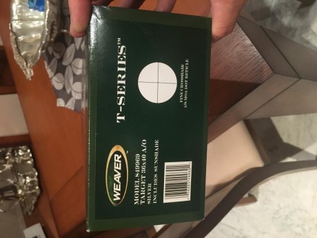 Buenos dias:

Vendido¡¡¡ visor Weaver T36 Silver, con retícula Fine crosshair 1/8 Dot, en fin la del puntito 10