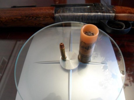 Buenas a todos.!!

No sé si es exactamente aquí donde debo poner el anuncio de este arma tan singular, 20