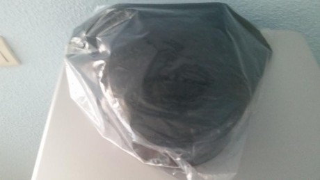 Hola, 
Vendo Sombrero Charol negro de Guardia Civil de Gala. Marca "CONFECCIONES CRUZ" talla 01