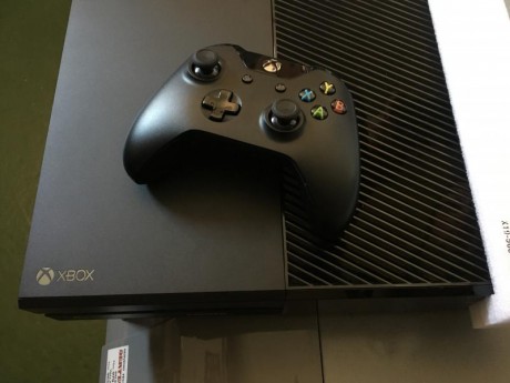 Se vendé Xbox one prácticamente nueva, solo usada esporádicamente algún fin de semana,con algún extra, 11