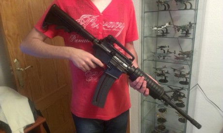 Hola a todos. Pongo a la venta esta carabina semiatomatica Colt M4 calibre 22lr con su cargador de 30 00