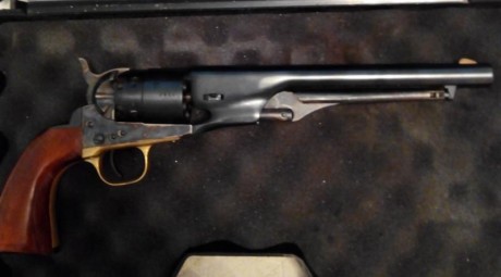 Vendo revolver Colt Army en calibre .44. 
Marcado SM, por eso creo que es un Army San Marco. 
El revolver 00