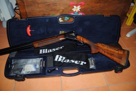 Vendo Blaser F3 Super trap , con no mas de 500 disparos , cañón de 76 cm y cuatro chokes Briley de una 01