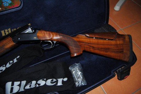 Vendo Blaser F3 Super trap , con no mas de 500 disparos , cañón de 76 cm y cuatro chokes Briley de una 00