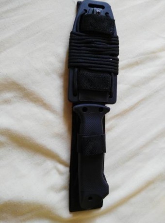 Se vende cuchillo por no usar. esta completamente nuevo, lo unico a tener en cuenta es la falta de una 02