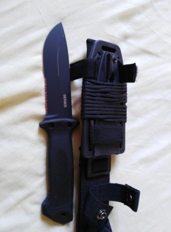 Se vende cuchillo por no usar. esta completamente nuevo, lo unico a tener en cuenta es la falta de una 00