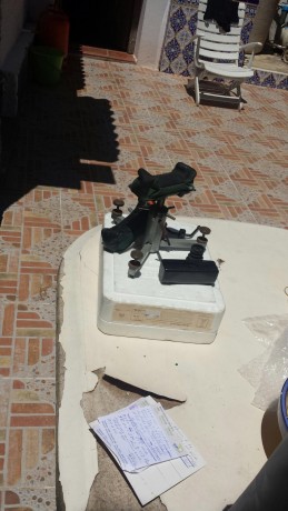 Buenos dias:

Por mediación de un buen amigo que no controla este medio,me pidió que le ayudase a vender 10
