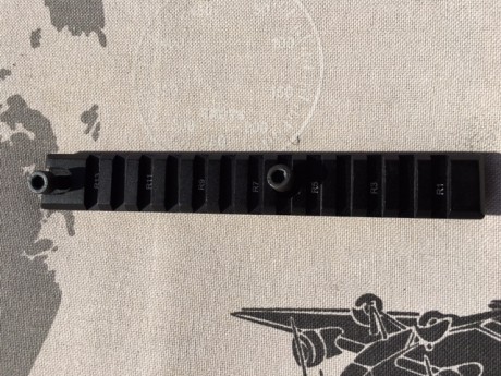 Me sobran estos accesorios, que alguien puede aprovechar:
3 tiradores palanca de carga para Steyr LG 110 00