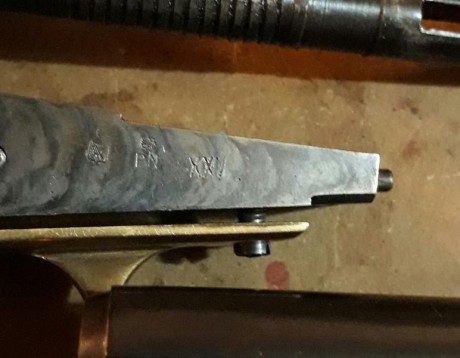 Hace tiempo que compré un revolver Remigton Army Model para decoración, la verdad es que fué un revolver 40