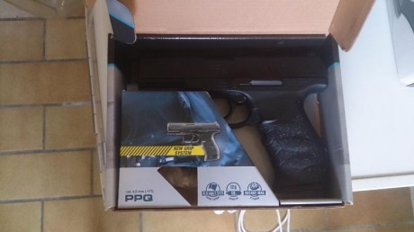 Vendo preciosa pistola, la walther ppq de la marca umarex de balines.Esta en perfecto estado de conservación 01