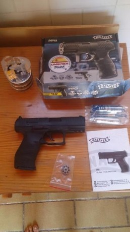 Vendo preciosa pistola, la walther ppq de la marca umarex de balines.Esta en perfecto estado de conservación 00