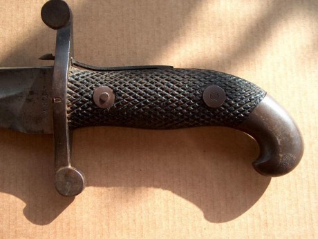 Vendo este machete de artillería 1907 con la hoja integra y los marcajes tanto de la FNT como de numeracion 32