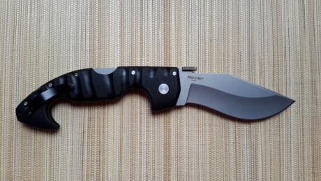 En venta  navaja Cold Steel Spartan. Esta en perfecto estado y nunca ha sido usada ni afilada.Navaja robusta 01