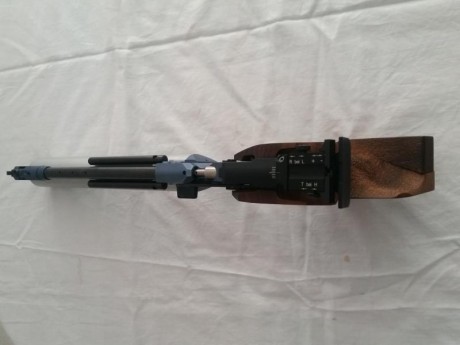Vendo mi Feinwerkbau P44, porque me he comprado la otra más moderna.
Está impecable, no tiene ni un roce; 21