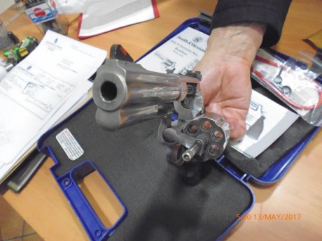  VENDIDO Vendo Revolver Smith & Wesson del 357 mágnum, también dispara el 38  y 38 WC, en acero inox, 11
