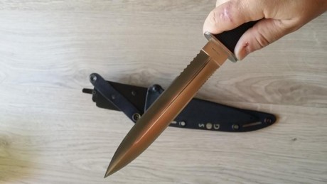 Desde la Rep. Checa y de la mano de Mr. Blade me he agenciado este modelo llamado Saboteur, amen de agradecido 120