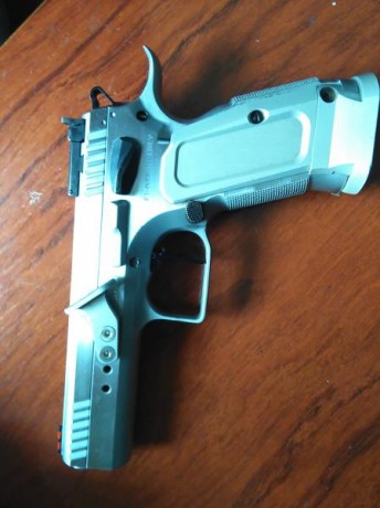 Vendo pistola Tanfoglio Stock, funcionando perfectamente, por 550€. También:
DPM Tanfoglio Stock, limited..por 70