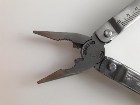 multiherramientas acero inox 2cr marca Baladéo, 12 usos, Alicates de punta delgada, corta alambres, prensa 11