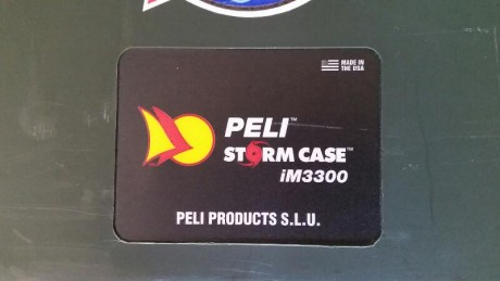 -Vendo maleta Peli Storm im 3300 con solo 2 años de uso. Esta en muy buen estado. Primera capa de espuma 02