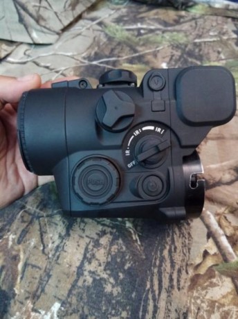 Monocular nocturno que se acopla al visor de día,  con muy poco uso,  en enero hizo 2 años de su compra, 12