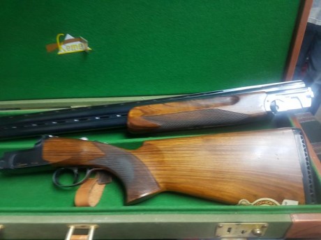Se vende escopeta Kemen T4 ,con poco uso,con choques y maletin original.Es de un amigo.

precio 3300€ 02