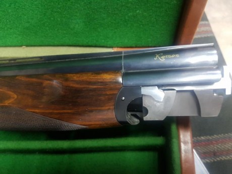Se vende escopeta Kemen T4 ,con poco uso,con choques y maletin original.Es de un amigo.

precio 3300€ 01