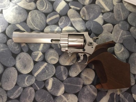 revolver weihrauch calibre 32 Con muy pocos tiros menos de 300 disparos como nuevo 450€ 01