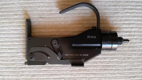 Vendo repuestos de pistola aire comprimido:
-Cañón largo, no short, con compensador 125 €.
-Racor de Carga 22