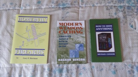 Vendo estos libros , contesto por privado
Silencer for 22 lr     18 euros
homemade guns    18 euros
homebuild 01