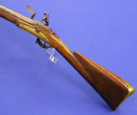 Voy a colocar unas fotos de un arma larga alemana de llave de mecha del siglo XVI. 112