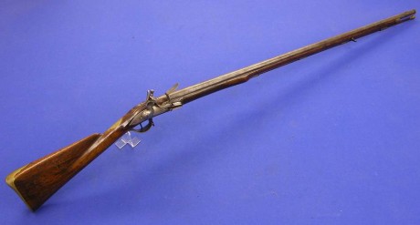 Voy a colocar unas fotos de un arma larga alemana de llave de mecha del siglo XVI. 111