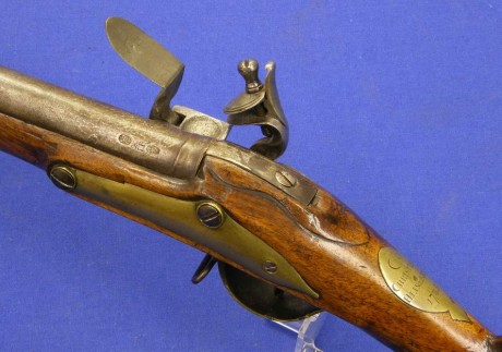 Voy a colocar unas fotos de un arma larga alemana de llave de mecha del siglo XVI. 121