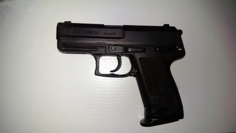 Pistola H.K USP COMPACT con dos cargadores y maletín. El arma está en perfecto estado; no ha tenido uso. 02