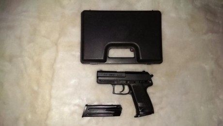 Pistola H.K USP COMPACT con dos cargadores y maletín. El arma está en perfecto estado; no ha tenido uso. 00
