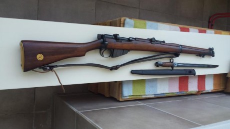 Vendo Enfield N1 MK3 SMLE B.S.A. de la primera guerra mundial en estado excelente.
Todas las partes con 01