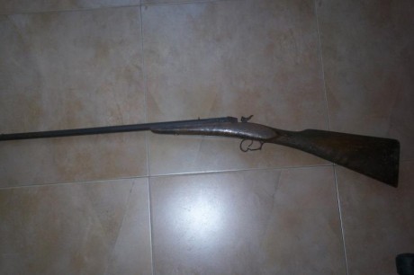 Sabeis que carabina es esta? no tiene marcas o no se ven solo se que es del calibre 22



 100_2434.JPG 02