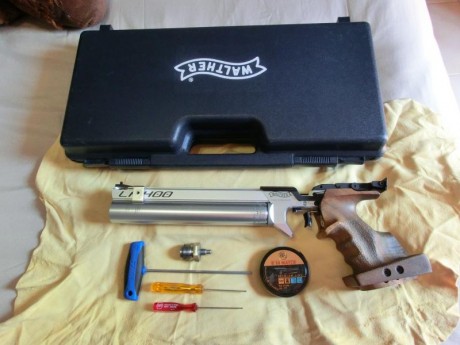 Vendo pistola aire comprimido Walther LP 400 alu,con empuñadura zurda adaptada MORINI.
La vendo por tener 02
