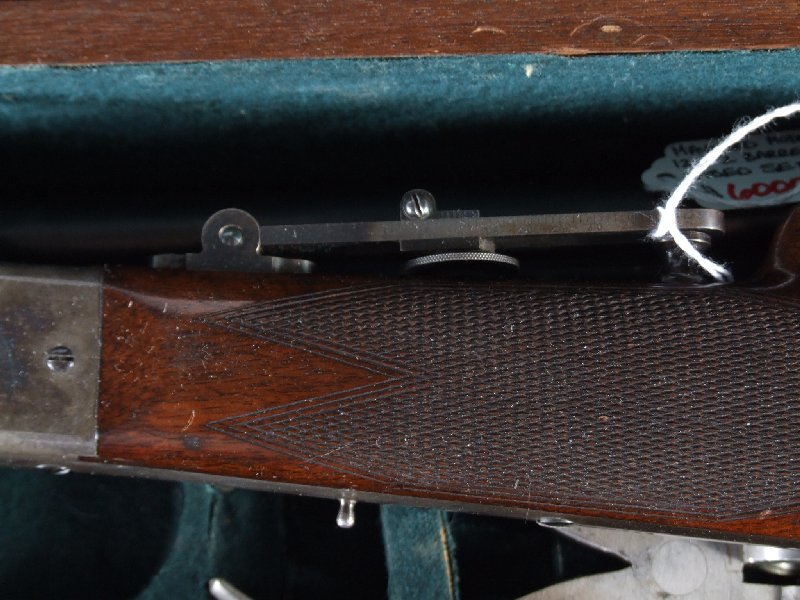Bueno, otra bateria de fotos para que os fijeis en como hay que hacer un estuche para un rifle . . . 11
