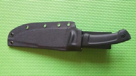 Vendo cuchillo de cocina tactico checo de la marca Mr Blade. El cuchillo esta usado. Estas son las características:

Modelo: 02