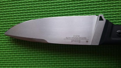Vendo cuchillo de cocina tactico checo de la marca Mr Blade. El cuchillo esta usado. Estas son las características:

Modelo: 11