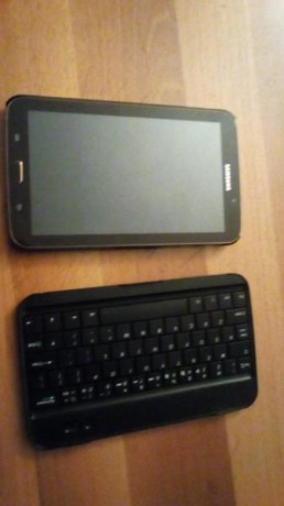 Buenas

Vendo esta tablet por 50 €

Es una Samsung modelo tab 3 Incluyo una funda-teclado metálico

Saludos 02