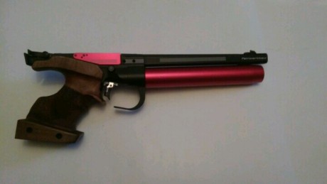 Hola, vendo pistola feinwerrkbau P34 seminueva, muy pocos tiros , tiene empuñadura diestra y zurda ambas 00