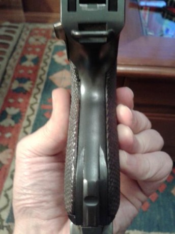 Hola compañeros:
Vendo Luger Mauser militar del año 35 (S42 Código G). Tiene todas las piezas idénticamente 12