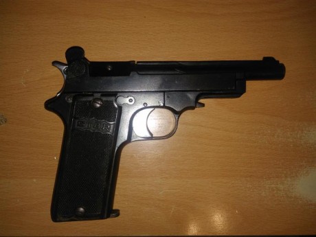 He podido adquirir y guiar en mi licencia F esta pistola, está, a priori, en buen estado, la conseguí 22