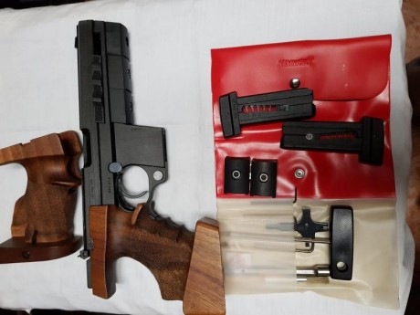 ‬Reservada Vendo pistola HAMMERLY 280 cal.22 LR en perfecto estado tanto estético como funcional, perfecta 01